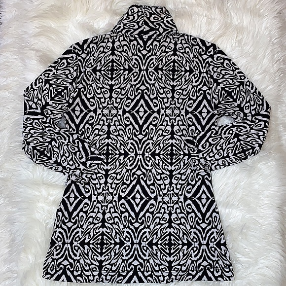 Chaus New York Black and White Mid Sleeve Abstract Print Wrap Front Blouse - Picture 5 of 5